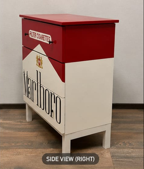 THE MARLBORO RED